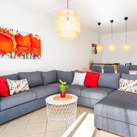 Casa Almendra: Oceanview Oasis With Private Pool And Family-friendly Amenities Holiday home