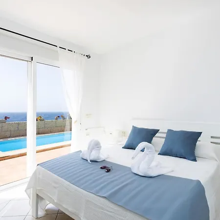 Holiday home Casa Almendra: Oceanview Oasis With Private Pool And Family-friendly Amenities *